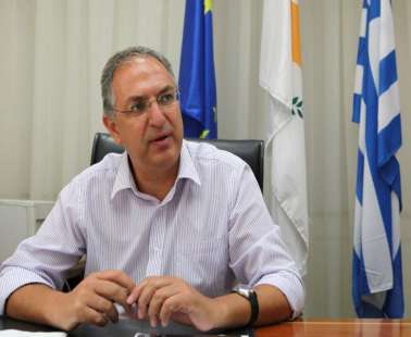 Θετικός στον κορωνοϊό ο Υπουργός Γεωργίας Κώστας Καδής