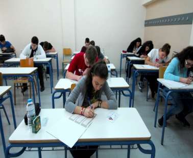 Να ανοίξουν τα σχολεία και Σαββατοκύριακα και Πάσχα