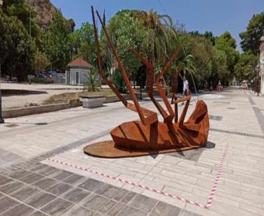 Αν φοβάσαι τις κατσαρίδες μην περάσεις ποτέ από εδώ
