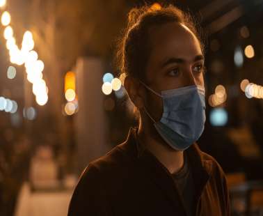 Στο φόρτε τους γρίπη και ιώσεις: «Μη στέλνετε τα παιδιά στο σχολείο, μείνετε σπίτι εάν έχετε συμπτώματα»