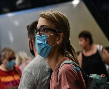 H κοροϊδία των rapid tests, 50 εκατ. από τα χρήματα των φορολογούμενων στα ταμεία μερικών εταιρειών