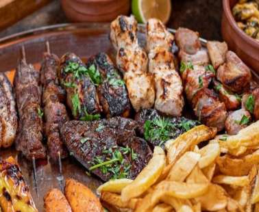 We invite you to indulge in a delightful fusion of flavours and aromas at a haven for food lovers!