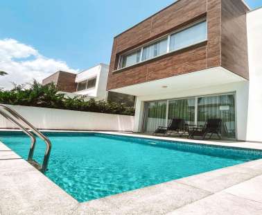 Interview with the owner of Mobina Villas