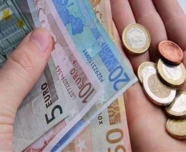 Πάνε για παναπεργία οι συντεχνίες αν δεν τα βρουν για ΑΤΑ