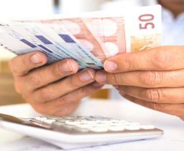 Χριστουγεννιάτικο Δώρο σε δικαιούχους ΕΕΕ, χαμολοσυνταξιούχους και άλλους