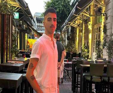 Ο Λεμεσιανός που στα 21 του χρόνια διαχειρίζεται μαγαζιά στη Λεμεσό