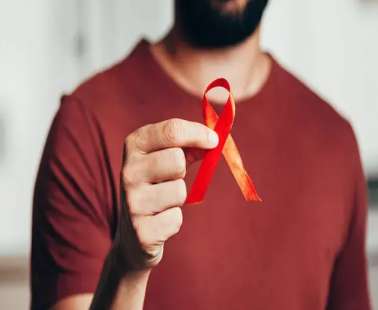 Θετικός στον HIV γνωστός Έλληνας celebrity