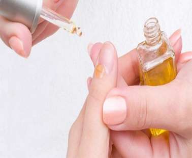 How to remove your acrylic manicure