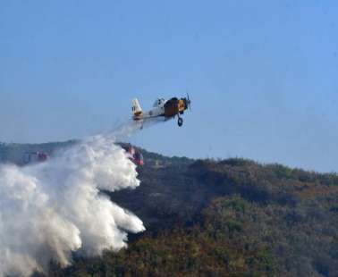 Φωτιές Ελλάδα: Έπεσε πυροσβεστικό αεροπλάνο