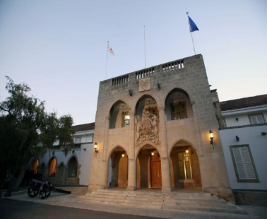 Πυρά κυβέρνησης κατά Οδυσσέα