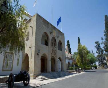 Πολύ μεγάλες εταιρείες ενδιαφέρονται για να έχουν την ευρωπαϊκή τους έδρα στην Κύπρο