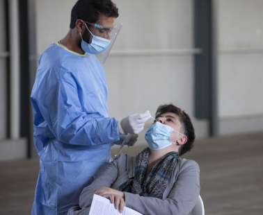 Στις 10 Ιανουαρίου επιστροφή στα σχολεία - Με τεστ μαθητές και καθηγητές