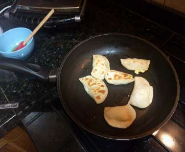 Mpurekia with halloumi or anari