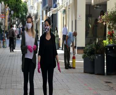 Τι ισχύει για τις συναθροίσεις σε δημόσιους και ιδιωτικούς χώρους συναθροίσεων