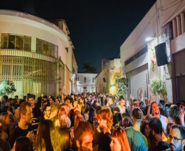 Η Παλαιά Πινέζα στήνει μεγάλο street party