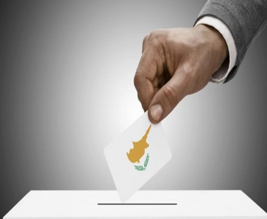 Νέα Βουλή με έξι κόμματα και πολιτικές ανατροπές