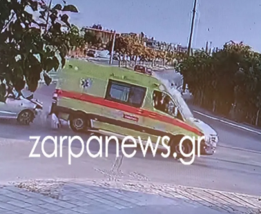 Τροχαίο με ασθενοφόρο στα Χανιά