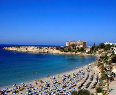 Η Coral Bay χάνει την άμμο της