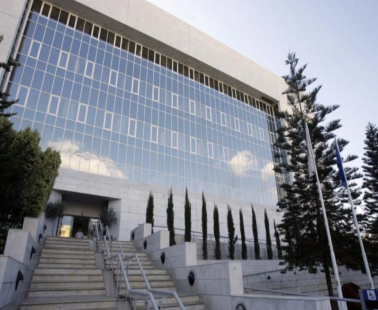 Ένοπλοι αστυνομικοί κοντά στην Κεντρική Τράπεζα