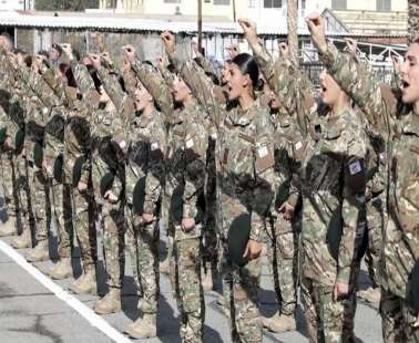 Πάλμας για στράτευση γυναικών