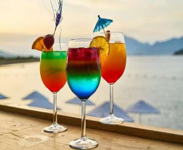 Cocktails είναι άρρηκτα συνυφασμένα με το Καλοκαίρι