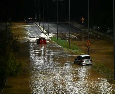 Μια ελληνική πόλη βούλιαξε στη λάσπη και στα μπάζα