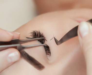 Do you wear eyelashes?