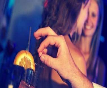 5 συσκευές που μπορούν να ανιχνεύσουν το «χάπι βιασμού» σε ένα ποτό