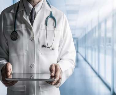Καταγγελία για παιδίατρο σχετικά με πλαστό πιστοποιητικό εμβολιασμού
