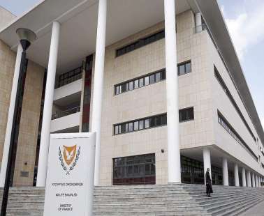 Ανακοίνωση Υπ. Οικονομικών για τις χρεώσεις των τραπεζών