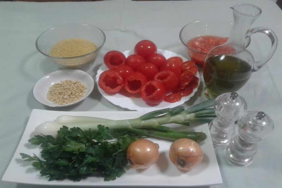 Stuffed tomatoes with pourgouri gallery image 1