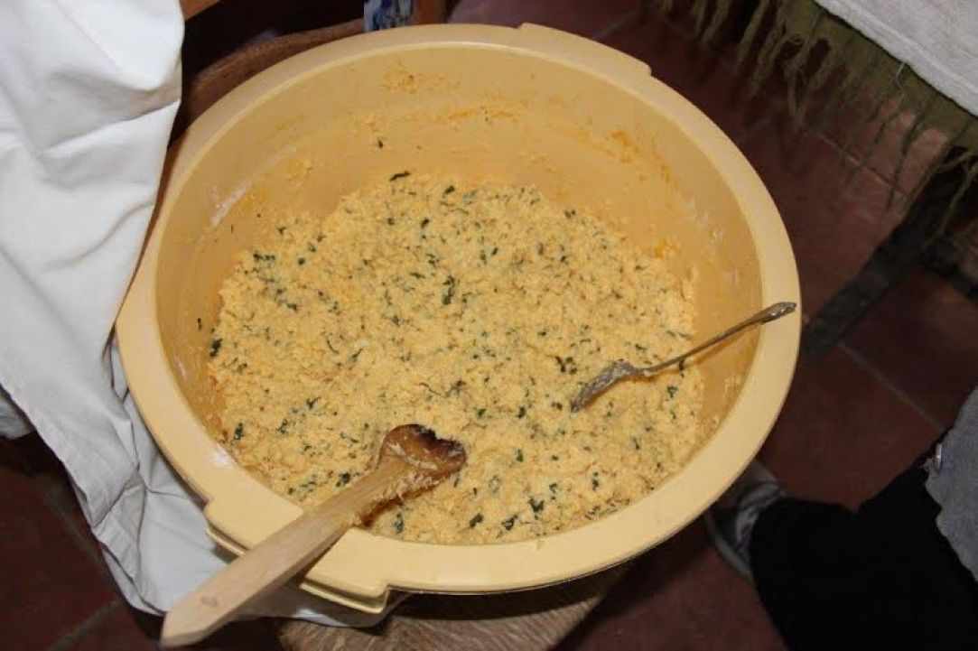 "Flaouna" - Easter bread gallery image 1