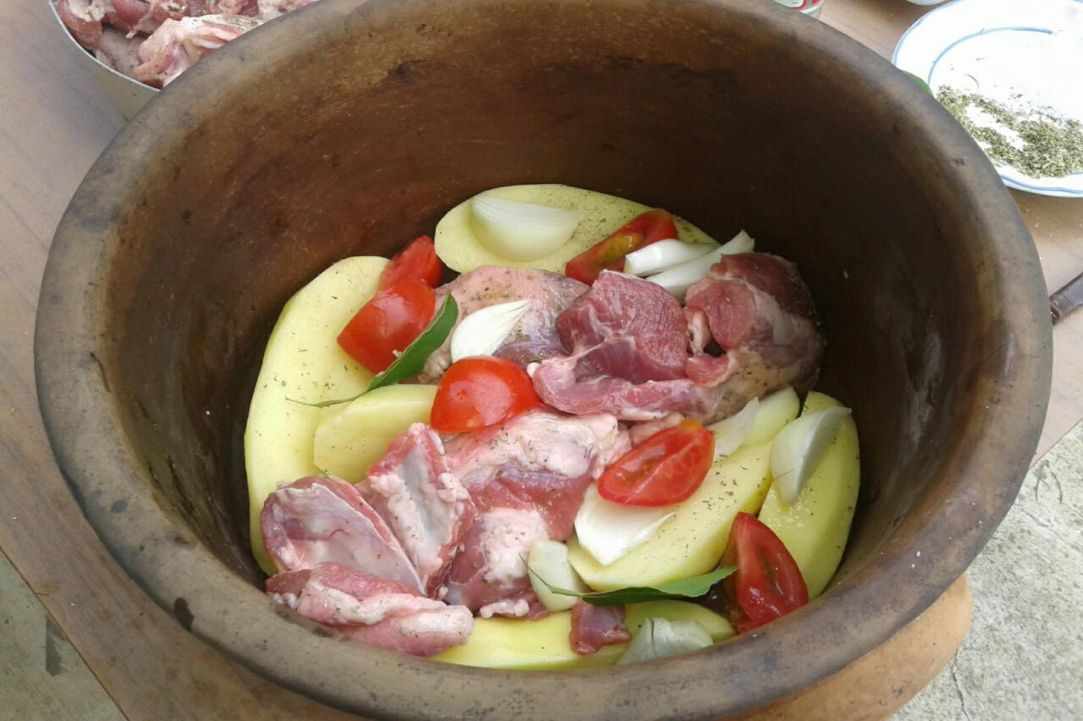 “PSITO” – Roasted meat & potatoes in clay pot gallery image 2