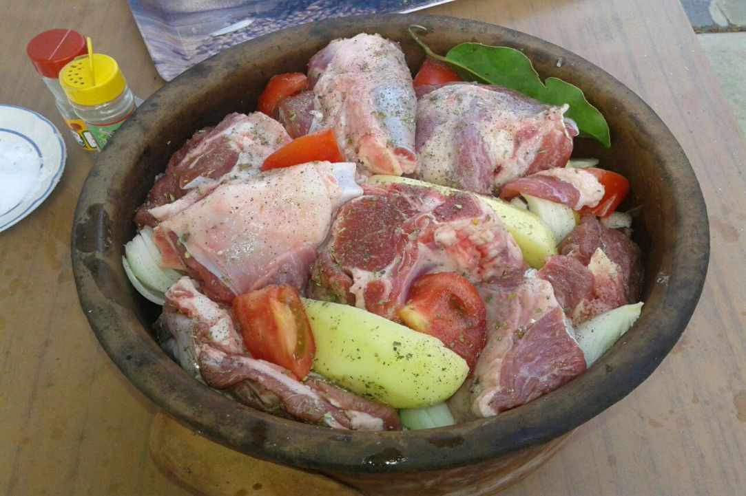 “PSITO” – Roasted meat & potatoes in clay pot gallery image 3