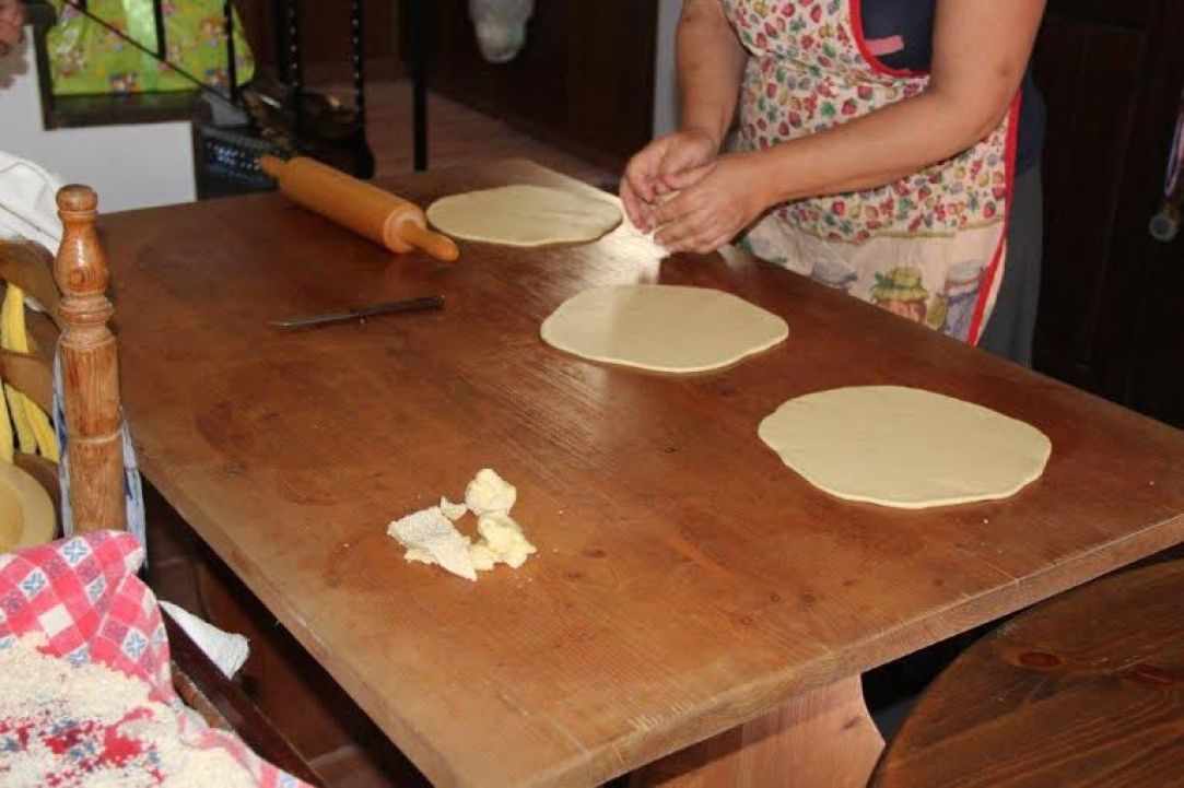 "Flaouna" - Easter bread gallery image 4
