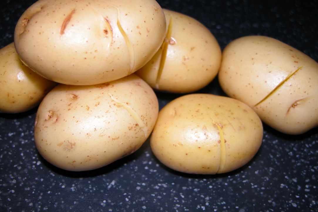 Patates Antinaktes (Baby potatoes cooked in red wine) gallery image 5