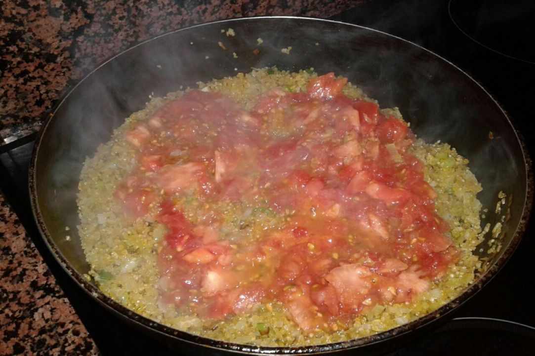 Stuffed tomatoes with pourgouri