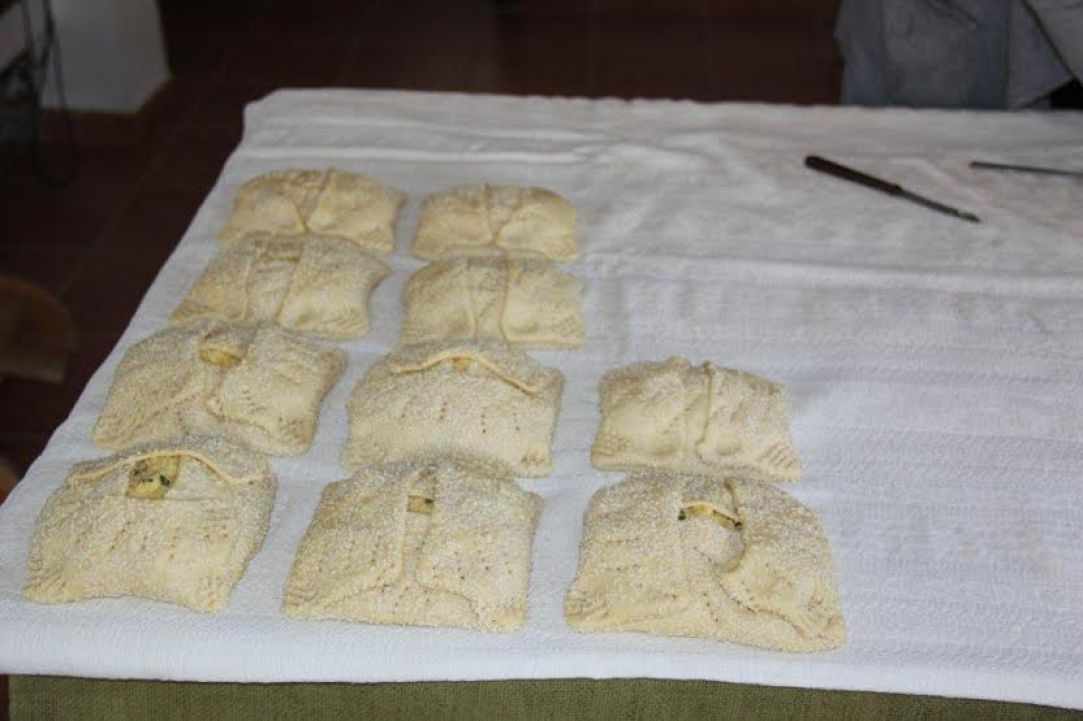 "Flaouna" - Easter bread