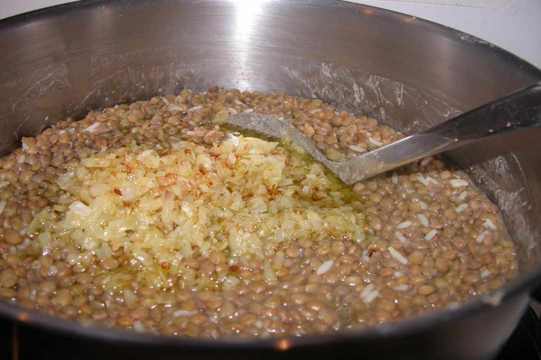 Fakes Moutzientra-(Lentils with rice) Recipe