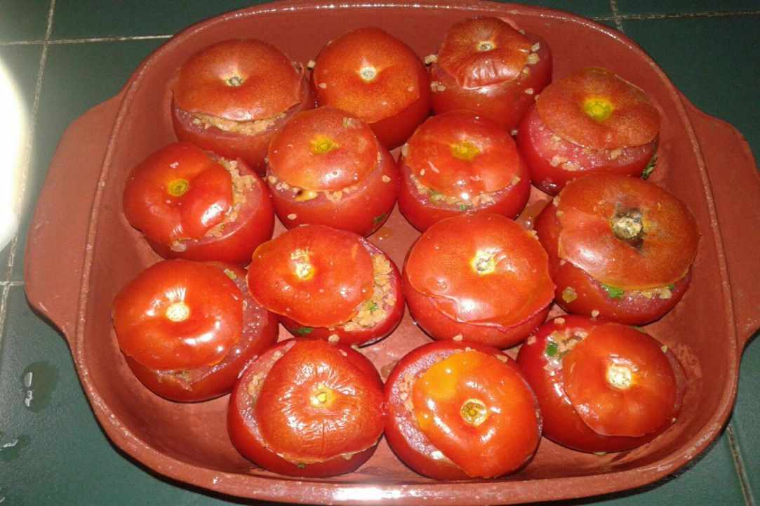 Stuffed tomatoes with pourgouri