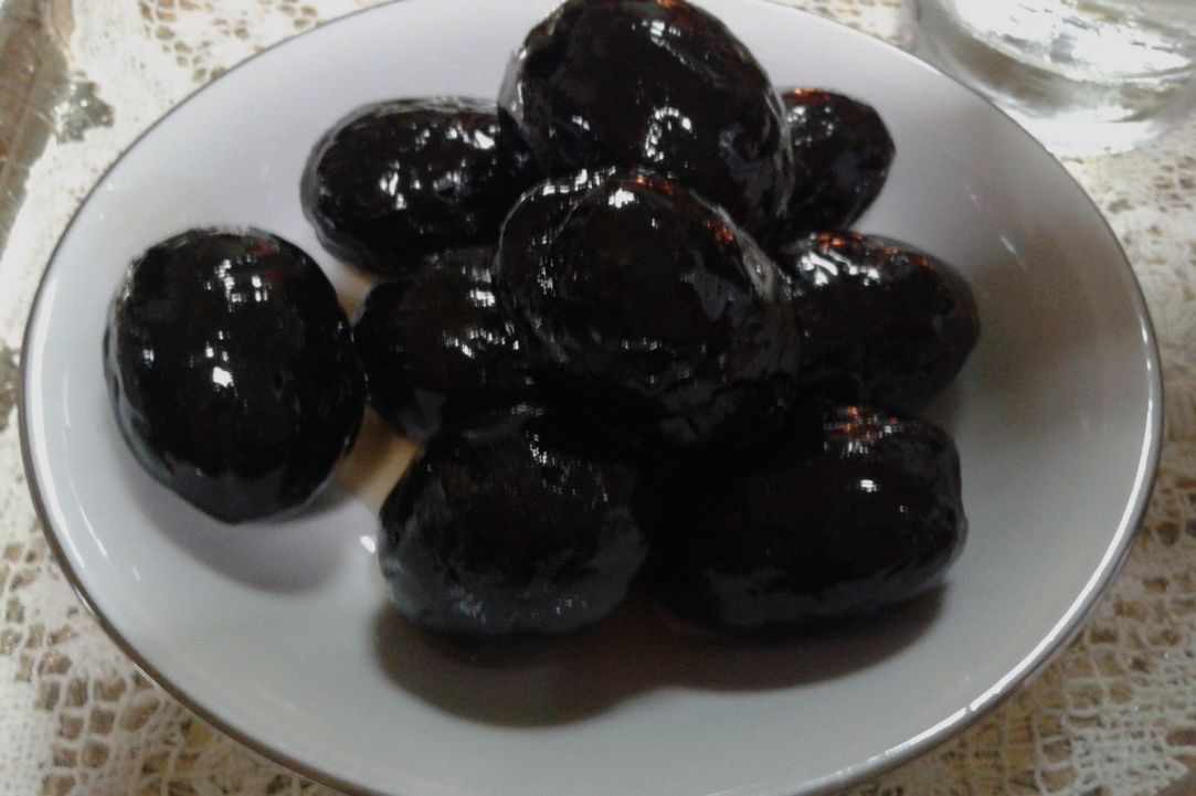"Karidaki glyko" - sweet walnut