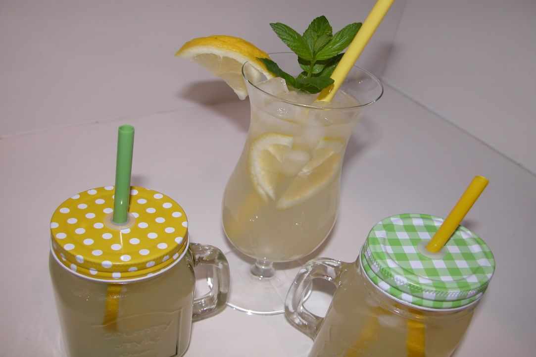 Lemonada (Fresh Homemade Lemonade)