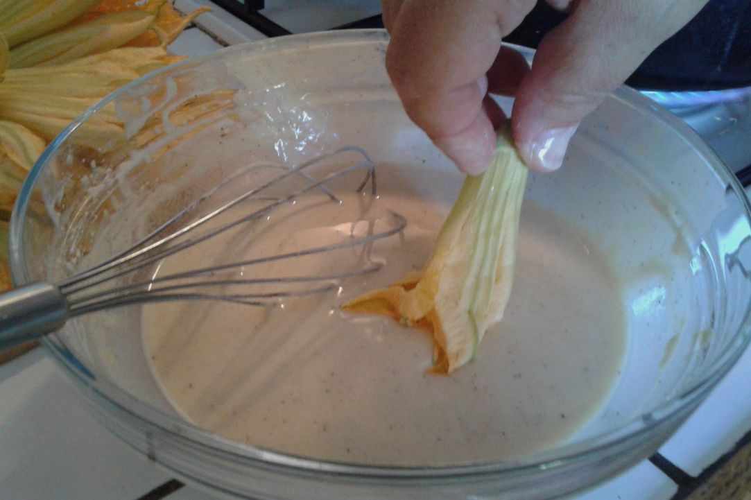Crispy fried zucchini blossoms recipe gallery image 3