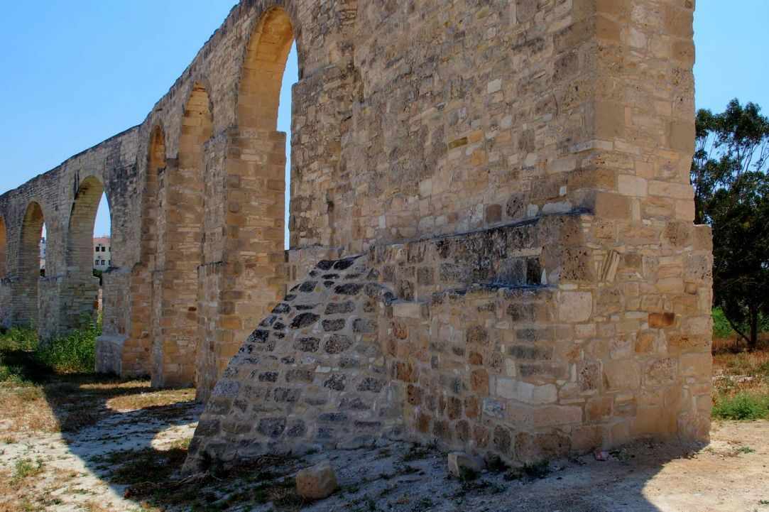 Kamares