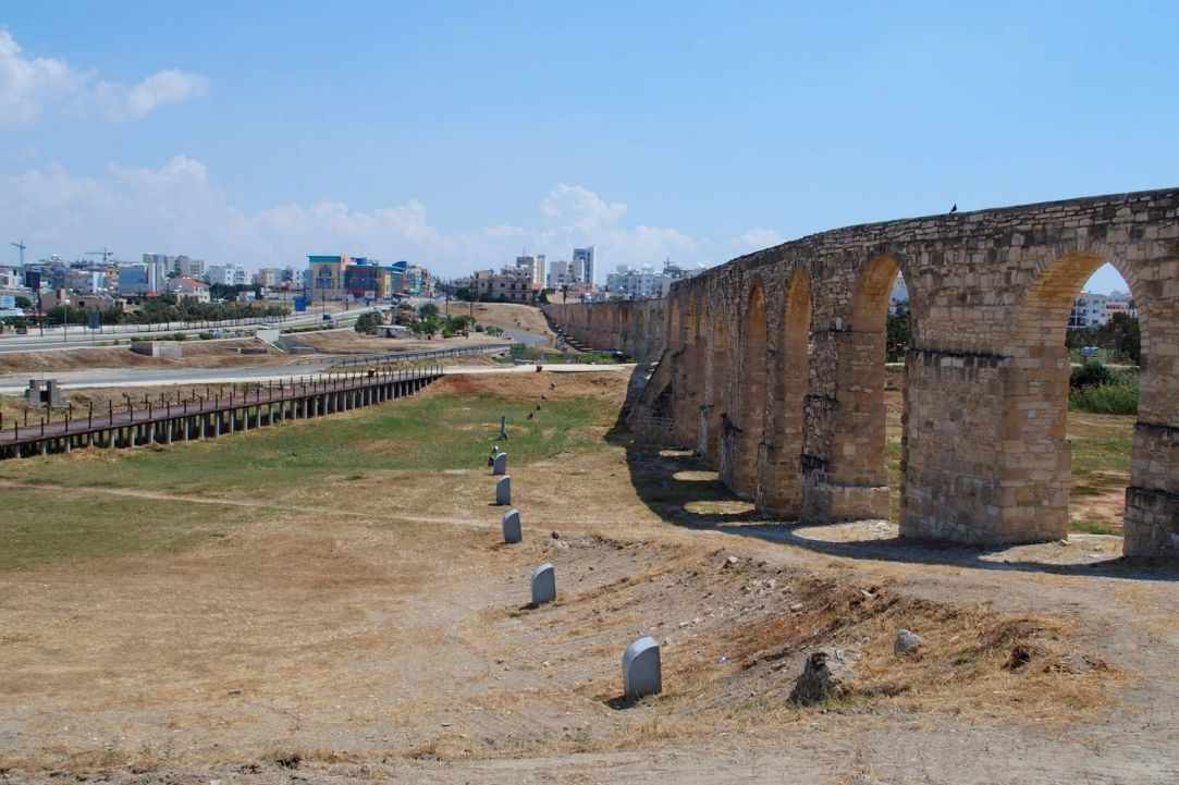 Kamares