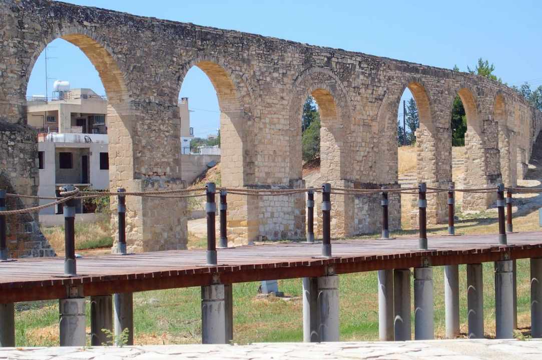 Kamares