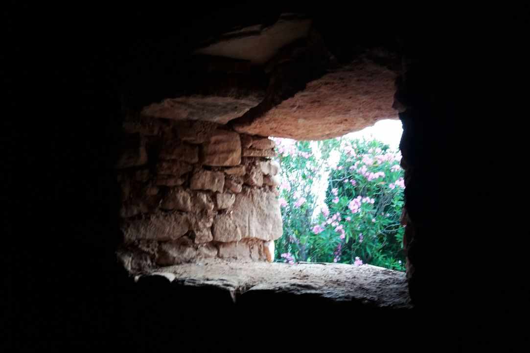 Pithos House