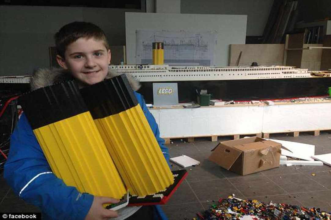 Ο Τιτανικός με τουβλάκια Lego