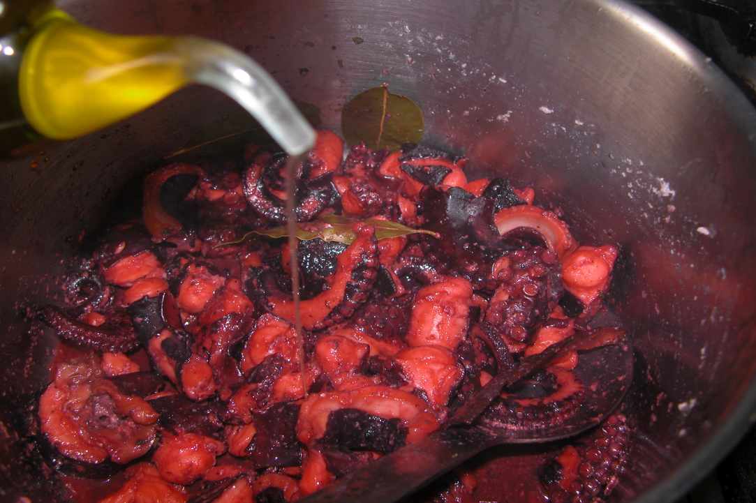 Octopus Stifado (Cyprus octopus stew with onions)