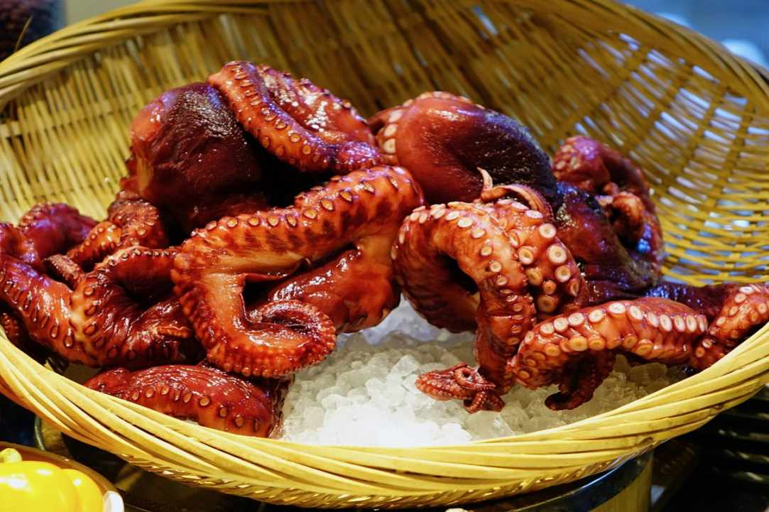 Octopus Stifado (Cyprus octopus stew with onions)
